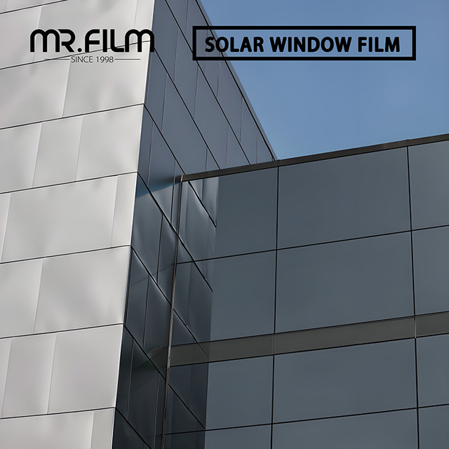 Самоклеящаяся оконная пленка для изоляции жилых помещений